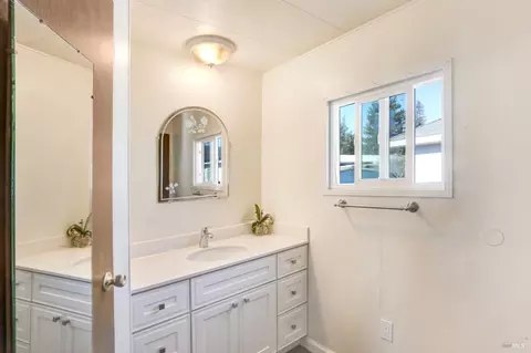 55 E Napa Dr, Petaluma, CA 94954 photo 15
