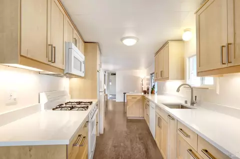55 E Napa Dr, Petaluma, CA 94954 photo 8