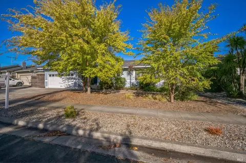 2335 Marsh Ct, Santa Rosa, CA 95403