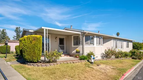 251 Circulo Tierra Ct, Rohnert Park, CA 94928