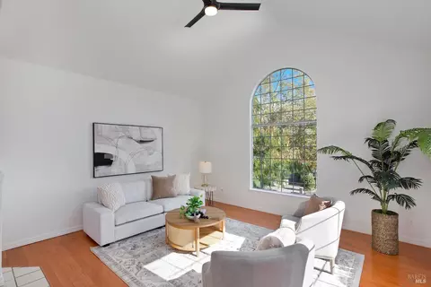515 Kentucky St, Petaluma, CA 94952
