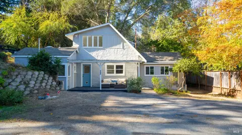 7586 Washington Ave, Sebastopol, CA 95472