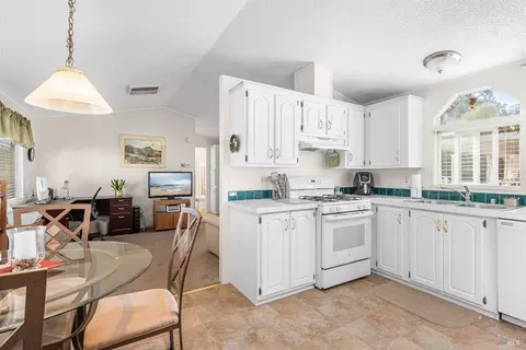 318 Mark Way, Napa, CA 94558 photo 7