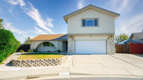 836 Briarwood Ct, Fairfield, CA 94533