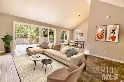 3 Oak Forest Ln, Santa Rosa, CA 95409