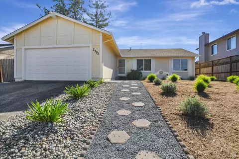 2392 Julio Ln, Santa Rosa, CA 95401