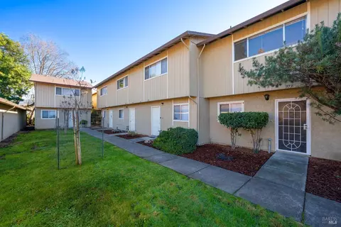 Exterior - 960 Marlene St, Ukiah, CA 95482 photo 2 of 16
