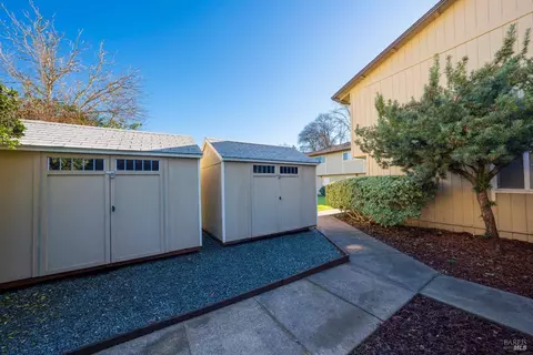 Exterior - 960 Marlene St, Ukiah, CA 95482 photo 7 of 16