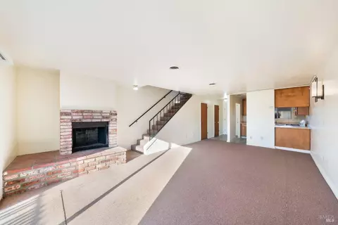Living - 960 Marlene St, Ukiah, CA 95482 photo 1 of 4