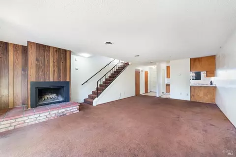 Living - 960 Marlene St, Ukiah, CA 95482 photo 4 of 4