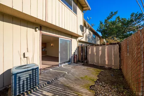 Exterior - 960 Marlene St, Ukiah, CA 95482 photo 14 of 16