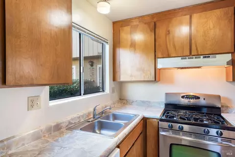 Kitchen - 960 Marlene St, Ukiah, CA 95482 photo 3 of 3