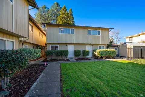 Exterior - 960 Marlene St, Ukiah, CA 95482 photo 3 of 16