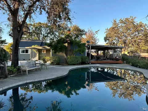 980 Scenic Ave, Santa Rosa, CA 95407