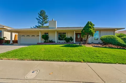 114 Valley Oaks Dr, Santa Rosa, CA 95409