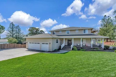 1373 Westgate Ln, Penngrove, CA 94951