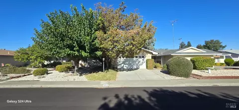 112 Yosemite Cir, Vacaville, CA 95687