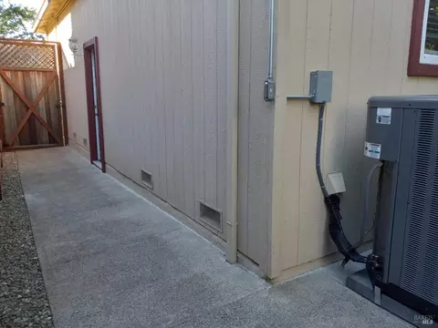 8720 Beverly Ln, Windsor, CA 95492 photo 57