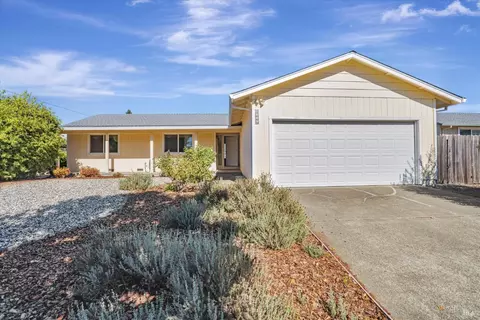 2307 Bodie St, Santa Rosa, CA 95403