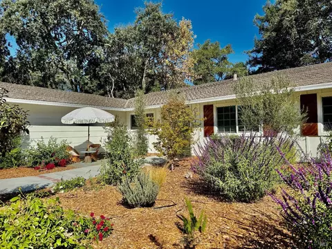 19340 Solano Ct, Sonoma, CA 95476