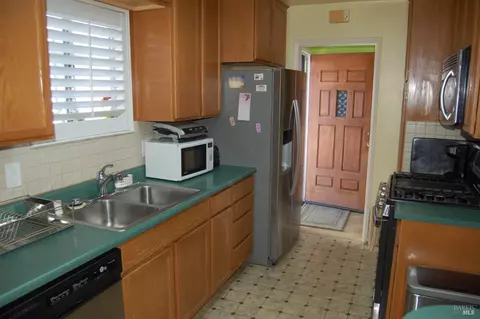 222 Jill Ln, Vallejo, CA 94589 photo 5