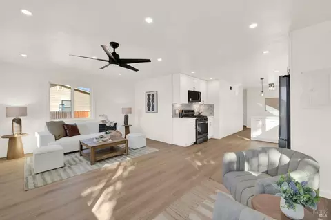 300 Shasta St, Vallejo, CA 94590 photo 4