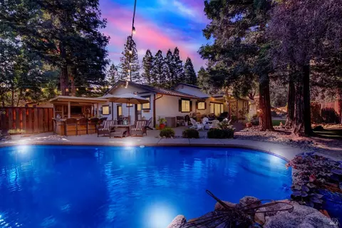 113 Hillsdale Ct, Vacaville, CA 95688