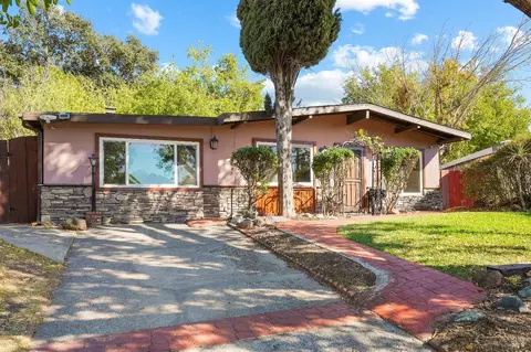 257 Circle Dr, Vacaville, CA 95688 photo 3
