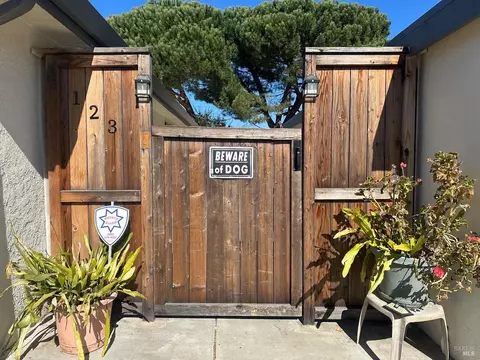 123 Ridgewood Ct, Vallejo, CA 94591 photo 3