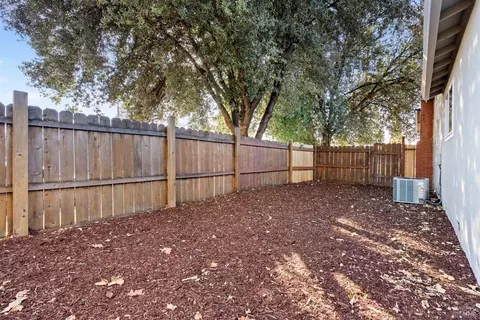 Exterior - 2000 Cormorant Dr, Fairfield, CA 94533 photo 7 of 7