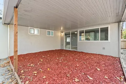 Exterior - 2000 Cormorant Dr, Fairfield, CA 94533 photo 4 of 7