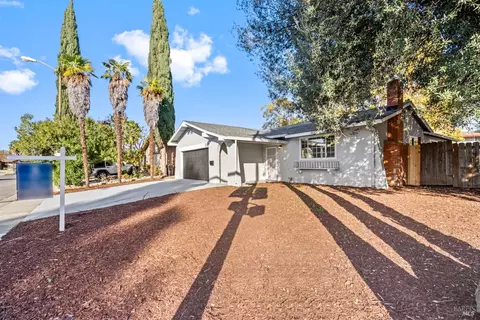 Exterior - 2000 Cormorant Dr, Fairfield, CA 94533 photo 3 of 7