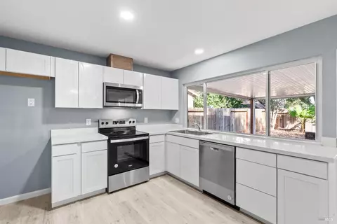 Kitchen - 2000 Cormorant Dr, Fairfield, CA 94533 photo 1 of 1