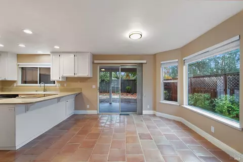144 Fulton Pl, Windsor, CA 95492 photo 9