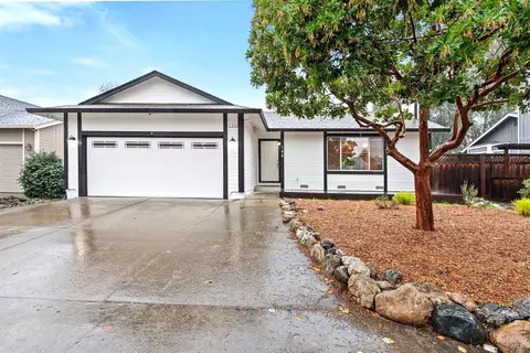 144 Fulton Pl, Windsor, CA 95492