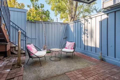 Exterior - 5 Deuce Ct, Fairfax, CA 94930 photo 2 of 7