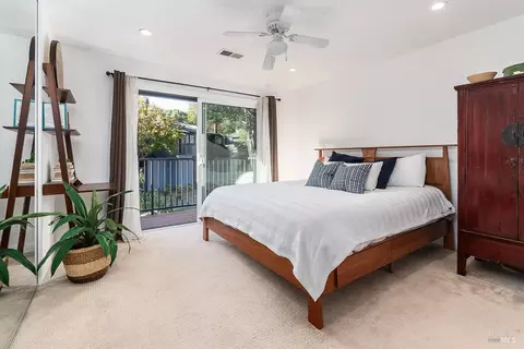 Bedroom - 5 Deuce Ct, Fairfax, CA 94930 photo 3 of 3