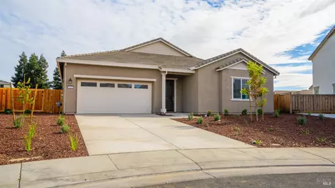 1415 Roosevelt St, Dixon, CA 95620