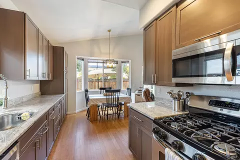186 Fulton Pl, Windsor, CA 95492 photo 10