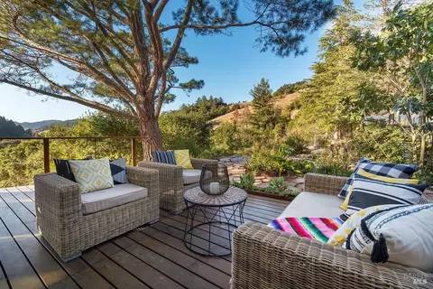 105 Hill Ave, Woodacre, CA 94973