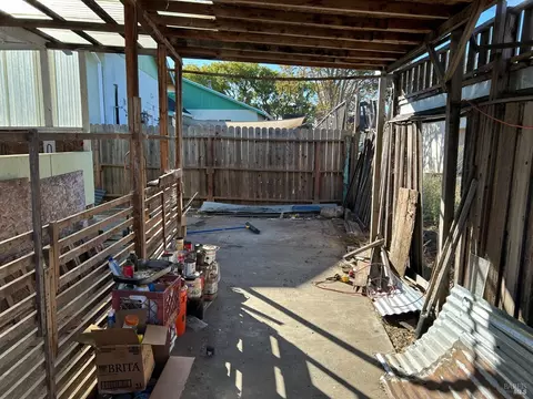 27 14th St, Vallejo, CA 94590 photo 5