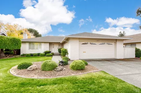 8907 Oakmont Dr, Santa Rosa, CA 95409
