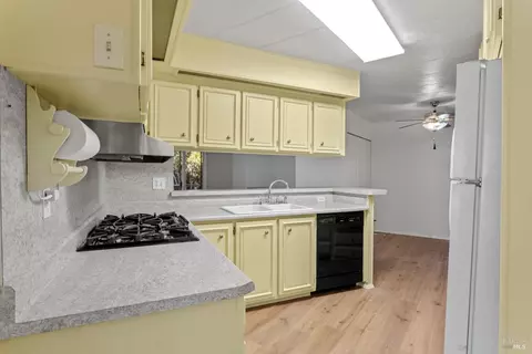460 E Gobbi St #27, Ukiah, CA 95482 photo 9