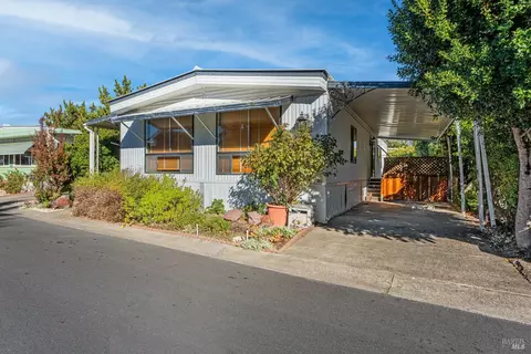 460 E Gobbi St #27, Ukiah, CA 95482 photo 2