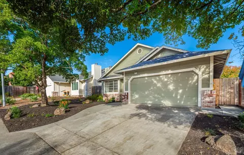 104 Wallace Ln, Cloverdale, CA 95425 photo 4