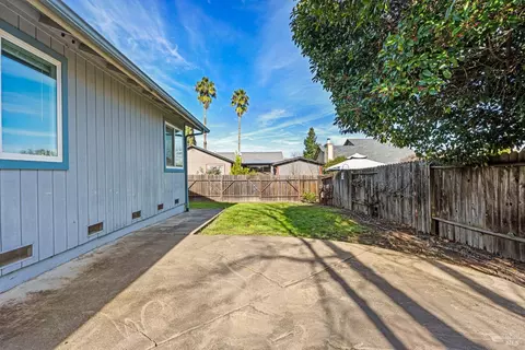 572 Empire Dr, Ukiah, CA 95482 photo 17