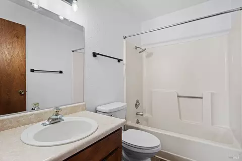 572 Empire Dr, Ukiah, CA 95482 photo 15