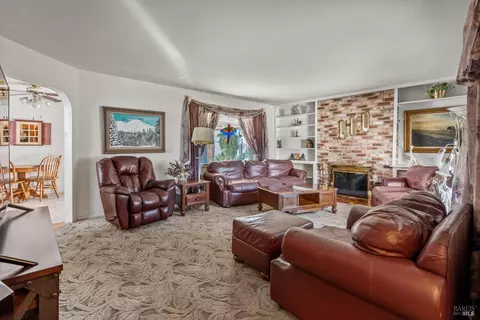 517 W Mill St, Ukiah, CA 95482 photo 3