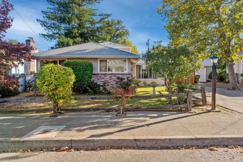 517 W Mill St, Ukiah, CA 95482 photo 2