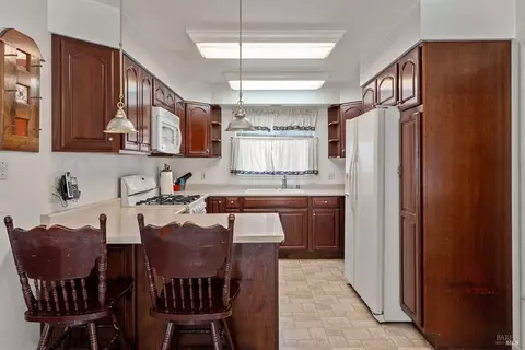 517 W Mill St, Ukiah, CA 95482 photo 5